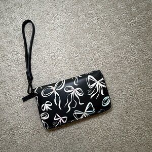 Brand New Betsey Johnson Black Bow Pattern Wristlet